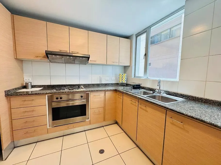 Departamento Amplio Para Familias, De Lujo 3 Habitaciones, 4 Banos, 6 Camas, 10 Personas, Wifi, 2 Parqueaderos Republica De El Salvador Plaza Kendo Quito Apartment
