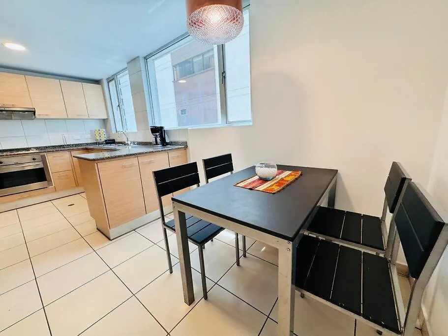 Apartment Departamento Amplio Para Familias, De Lujo 3 Habitaciones, 4 Banos, 6 Camas, 10 Personas, Wifi, 2 Parqueaderos Republica De El Salvador Plaza Kendo Quito Ecuador