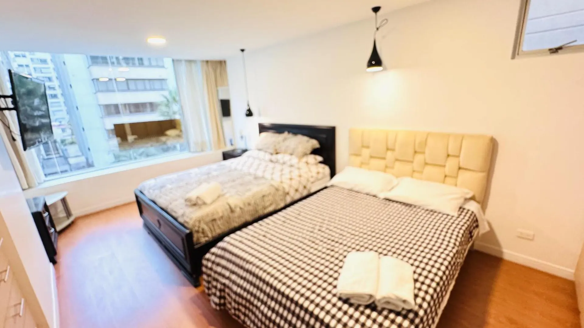 Departamento Amplio Para Familias, De Lujo 3 Habitaciones, 4 Banos, 6 Camas, 10 Personas, Wifi, 2 Parqueaderos Republica De El Salvador Plaza Kendo Quito